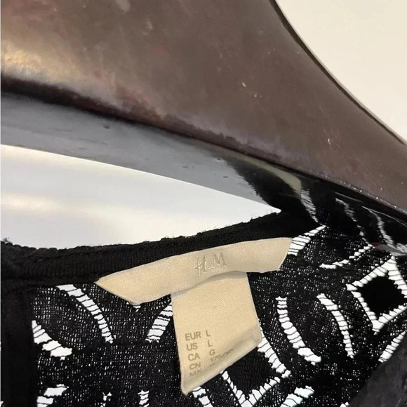 🖤 H&M Black Lace Eyelet Blouse Bell Sleeve Chic Elegant Top - Picture 5 of 7